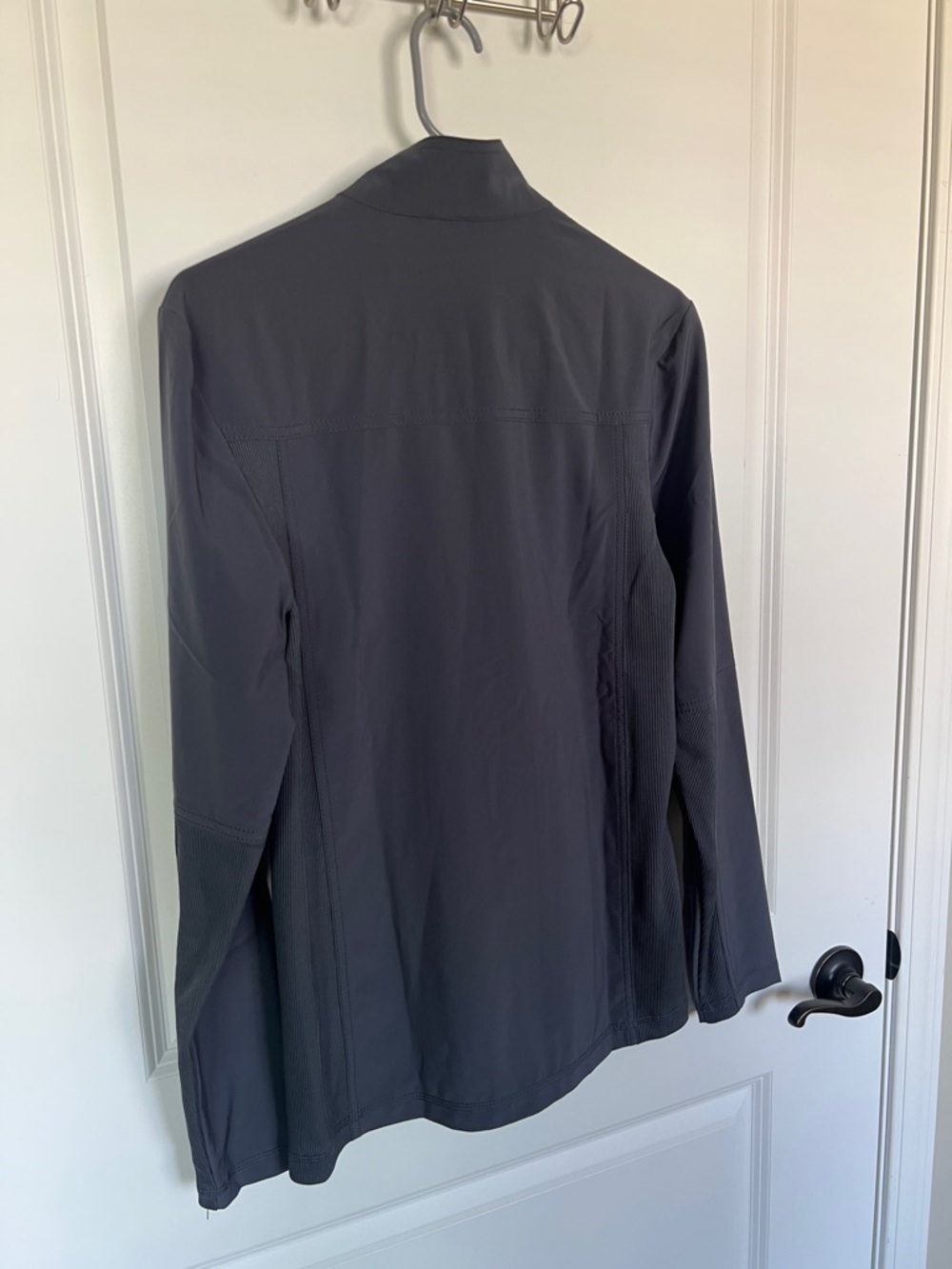 Cherokee Infinity Men’s Gray Ribbed Panel Scrub Jacket. - Picture 4 of 6